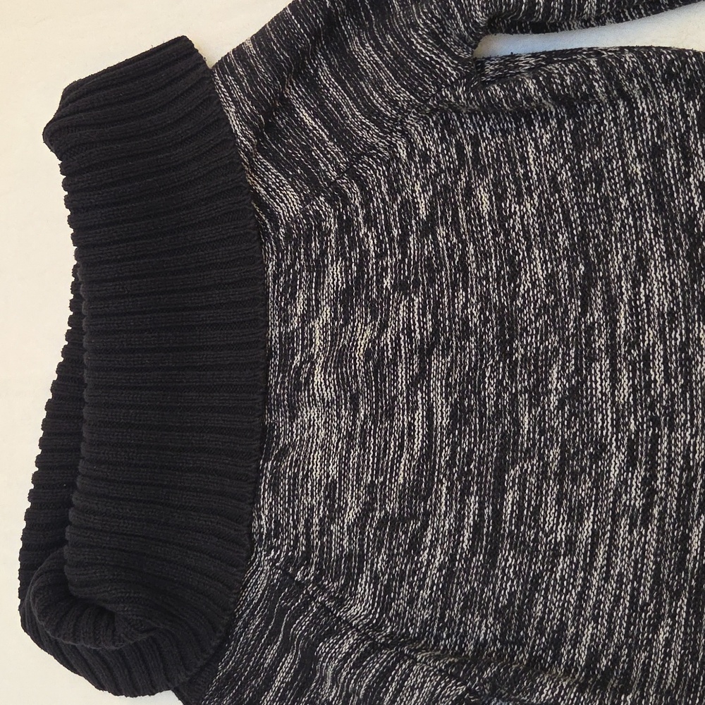 Cache Sweater - Picture 5 of 8